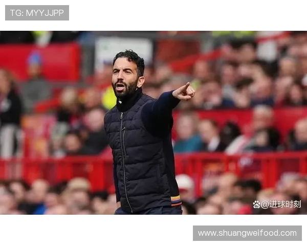 阿莫林调侃蓄发哥盼其剪发重拾状态带领球队重启五连胜征程