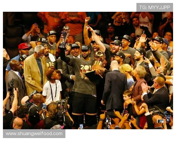 原创乐福：詹姆斯是历史第一人！路威、帕金斯、艾顿、帕森斯也歌颂他！